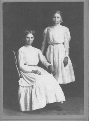 minnieandagneseibergercousins.jpg