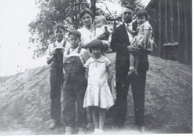 wilburnhoustonmomjuliajlwynonadadnewt.jpg